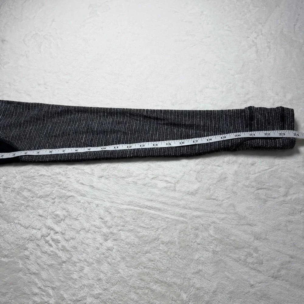 Lululemon Heathered Gray Long Sleeve Activewear Top Size 8‎ Running Yoga Pilates - Picture 4 of 8